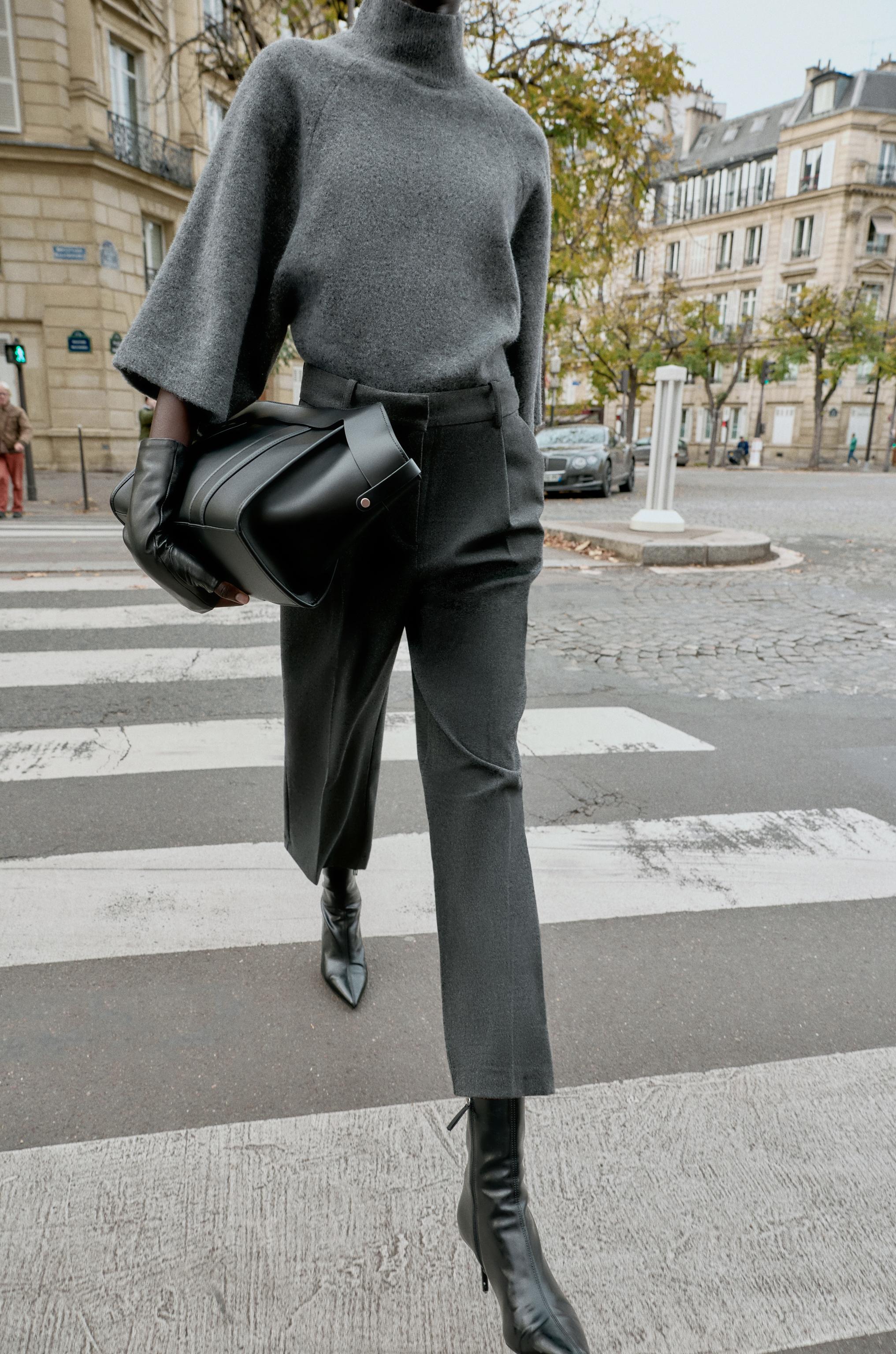 STRIPED PLEATED STRAIGHT LEG PANTS